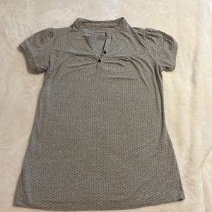 Liz Lange maternity for target , Top size L.